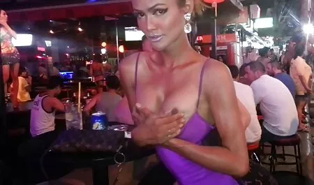 A redtube japan man drags a beautiful girl on big cock in his car